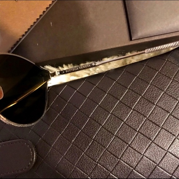 😍Bottega Veneta Round Frame Sunglasses Women’s msrp: $525 😯😯 - Picture 12 of 12